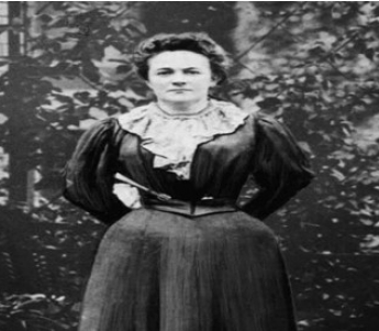 En 1910, instituyó el 8 de Marzo como Día Internacional de la Mujer, nombrado inicialmente como Día Internacional de la Mujer Trabajadora